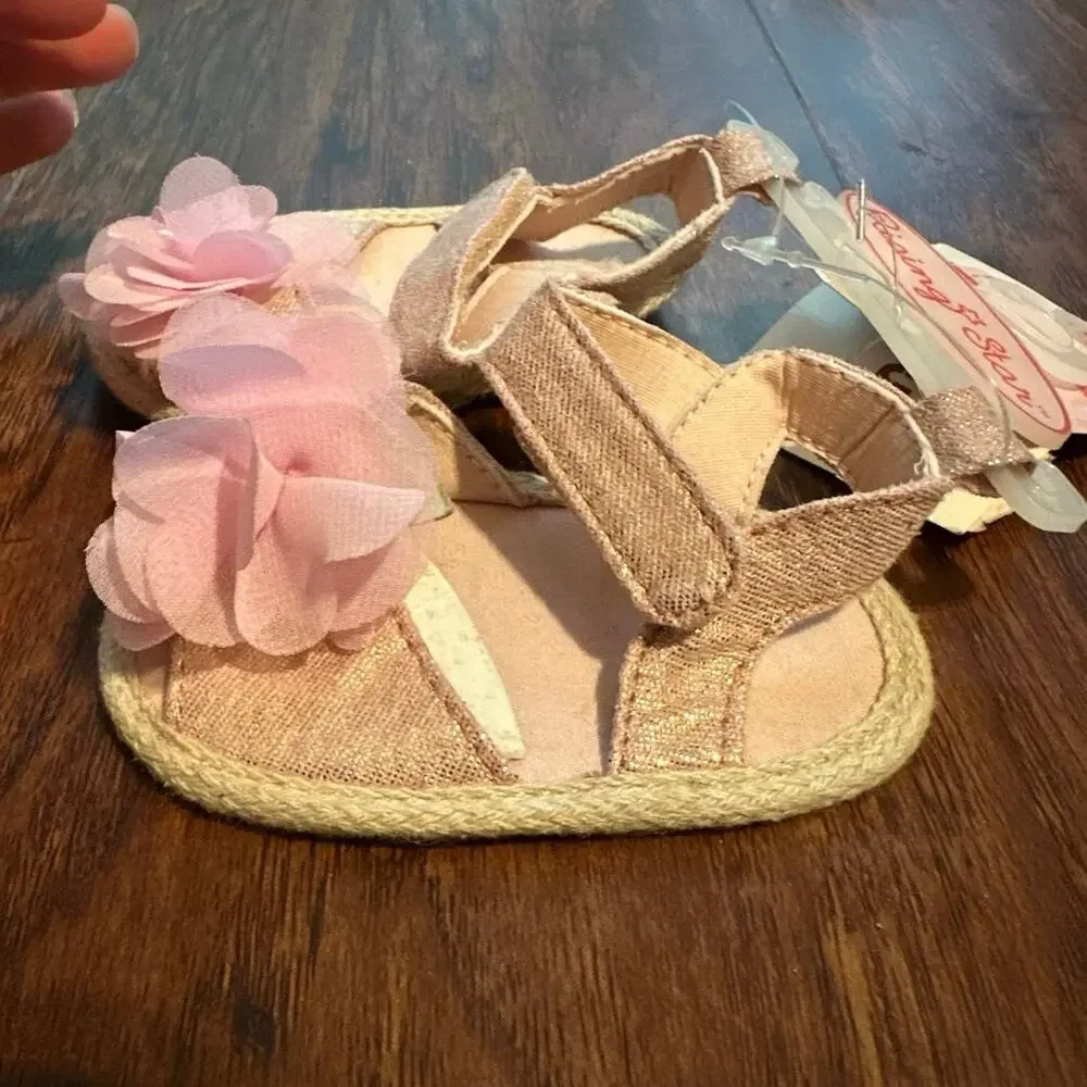 NWT Rising Star Baby Girl Pink Flower Sandal 3-6 Months Pre-walker Tan Metallic